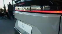 Lexus RZ 550e 2025 vista dal vivo