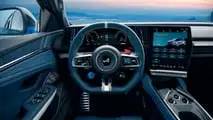 Alpine A390, interior y maletero