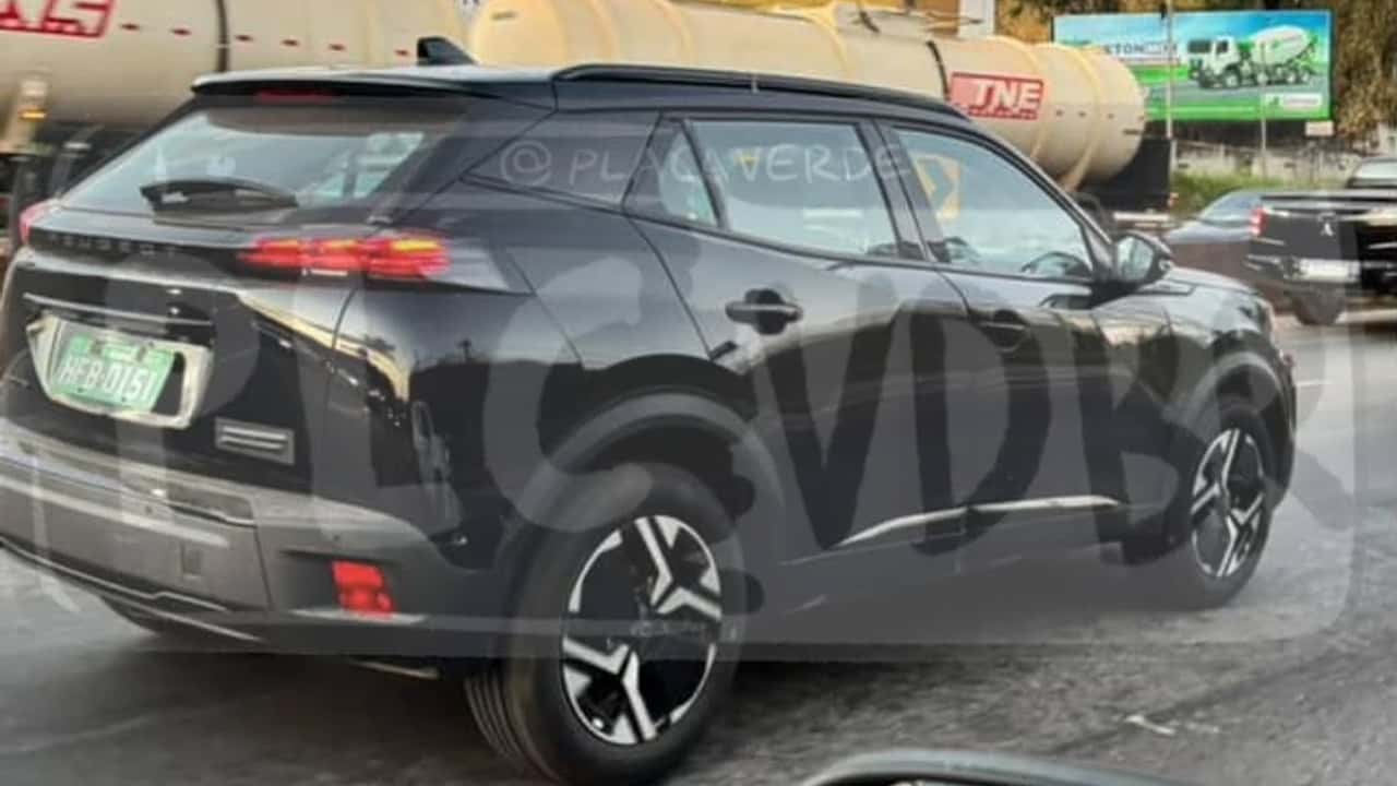 Flagra: Peugeot acelera testes do 2008 Hybrid antes do lançamento