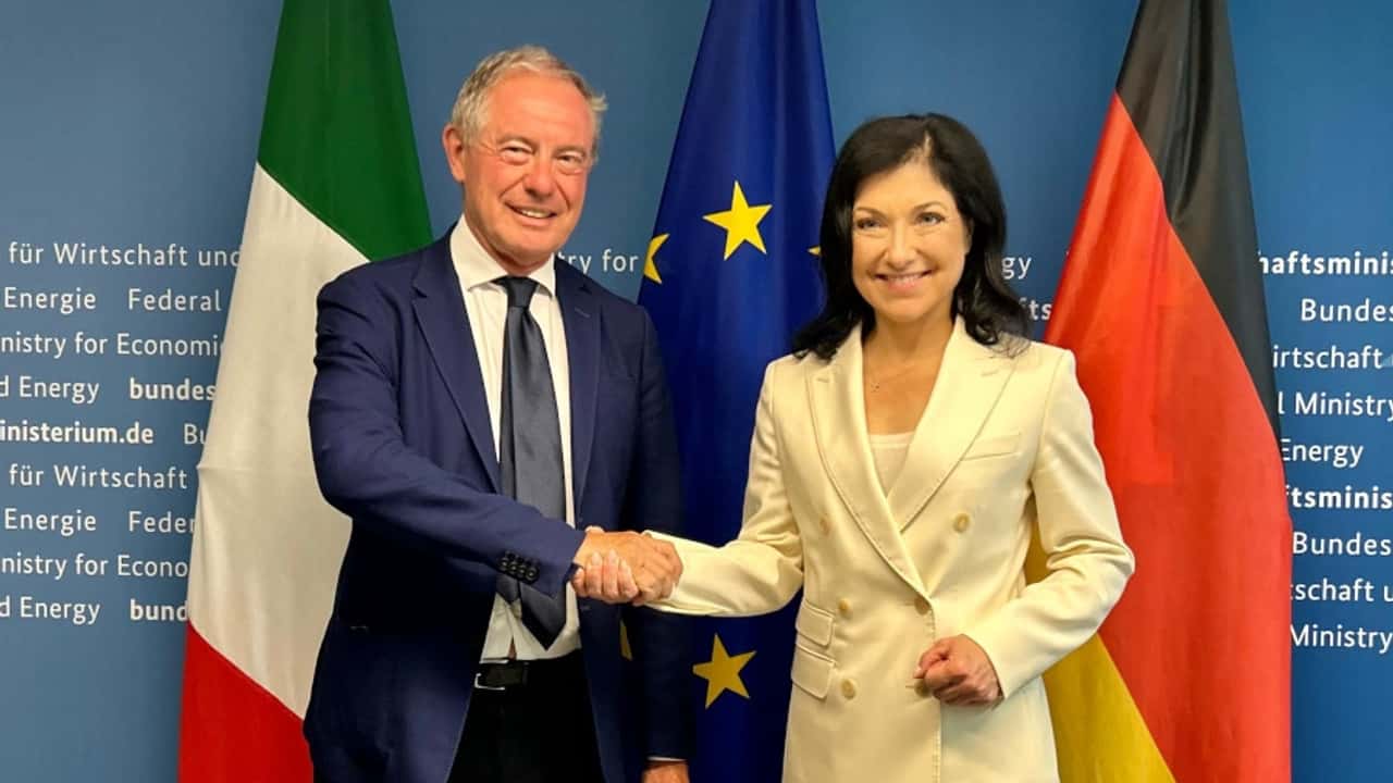 L'Italie et l'Allemagne s'allient contre les flottes 