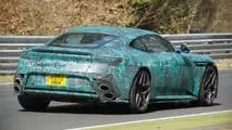 Aston Martin DB12 AMR (2026) als Erlkönig