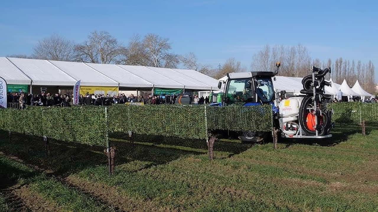 COBO porta l’AI sui trattori col sistema “Robot on demand” a Enovitis in Campo 2025