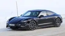Porsche Taycan restyling, le foto spia delle diverse varianti