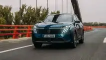 Premier essai de la Peugeot 3008 Hybrid 2025