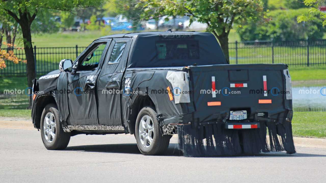 Nuova Toyota Tacoma Con Tundra Body Spy Shots