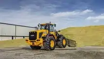 JCB lancia la pala gommata 457S