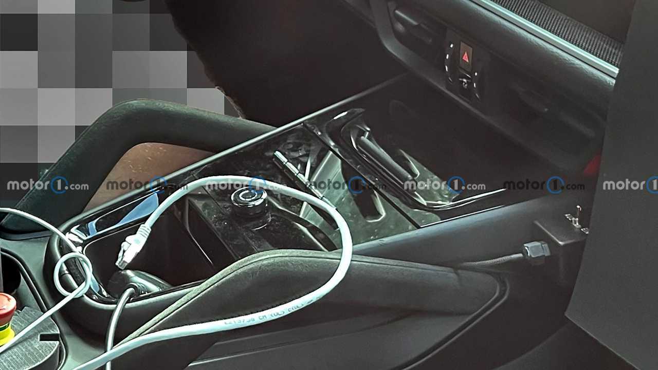 Foto spia interna Porsche Cayenne Coupe