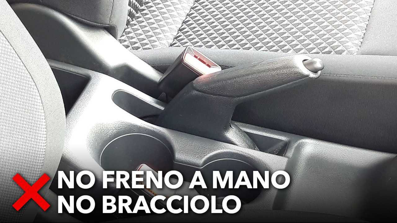 Nissan Micra IG-T 92 Manuale Kiiro - contro: no freno a mano, no bracciolo