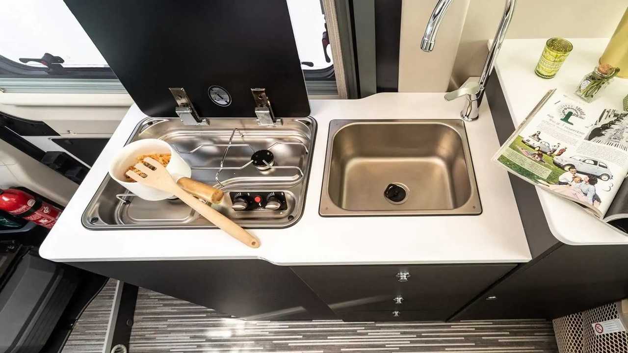 Furgoneta camper McLouis Menfys Van 1