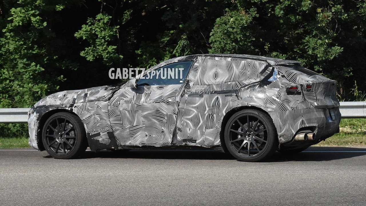 Foto spia Ferrari Purosangue