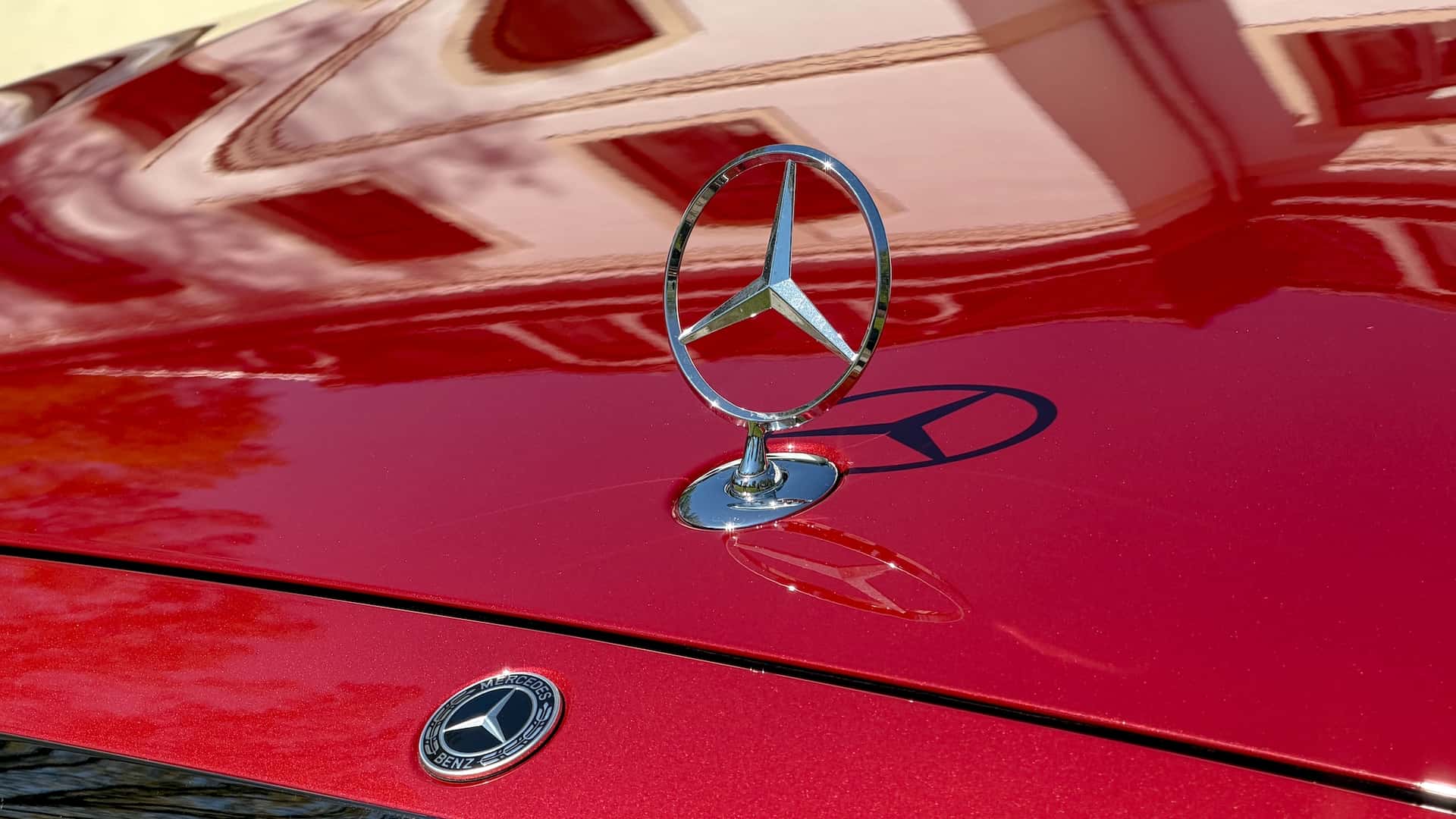 https://cdn.motor1.com/images/mgl/0eg68z/s1/2027-mercedes-benz-s-class-first-drive-review.jpg
