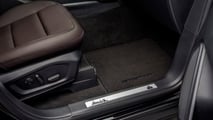 Ford cria Explorer PHEV exclusivo para Papa Leão XIV