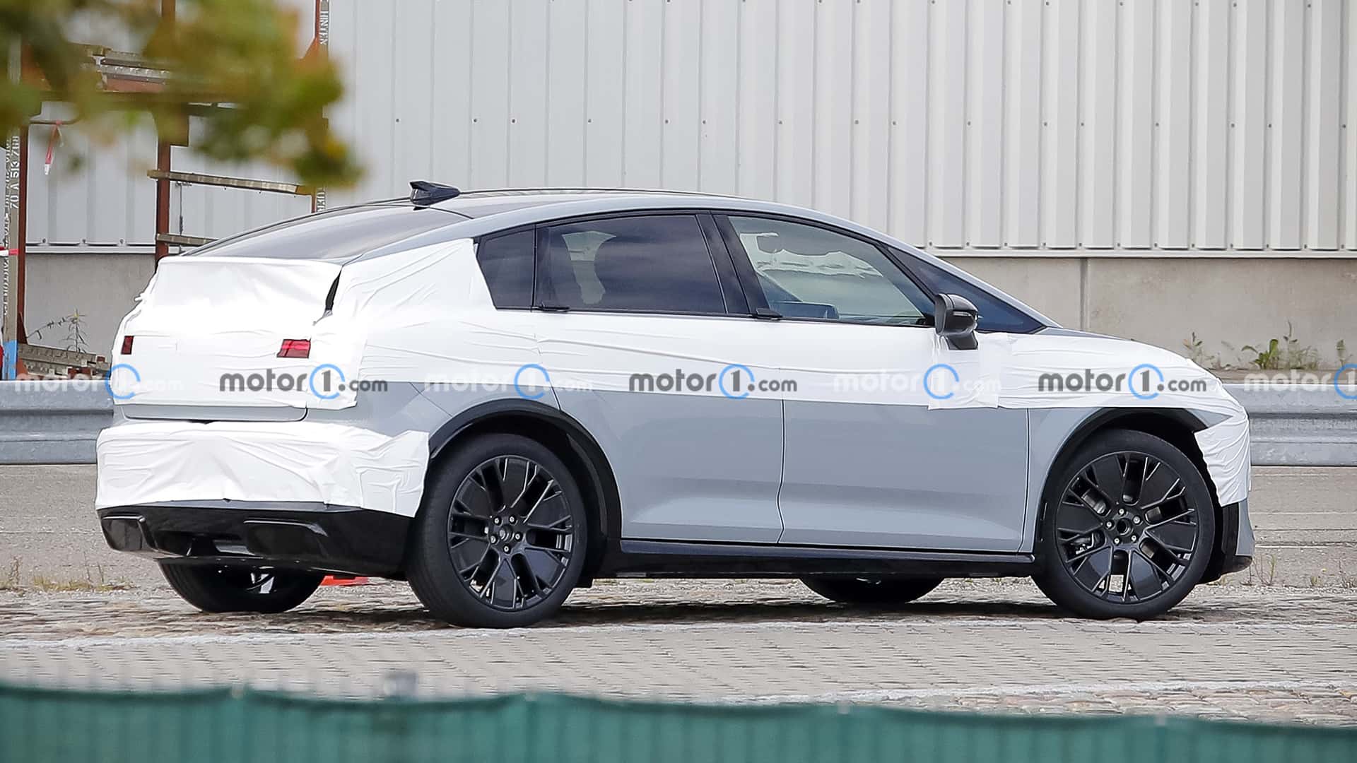 audi-a2-e-tron-2026-erlkonig.jpg