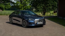 Mercedes Classe C EQ (2026), la prova di Motor1.com