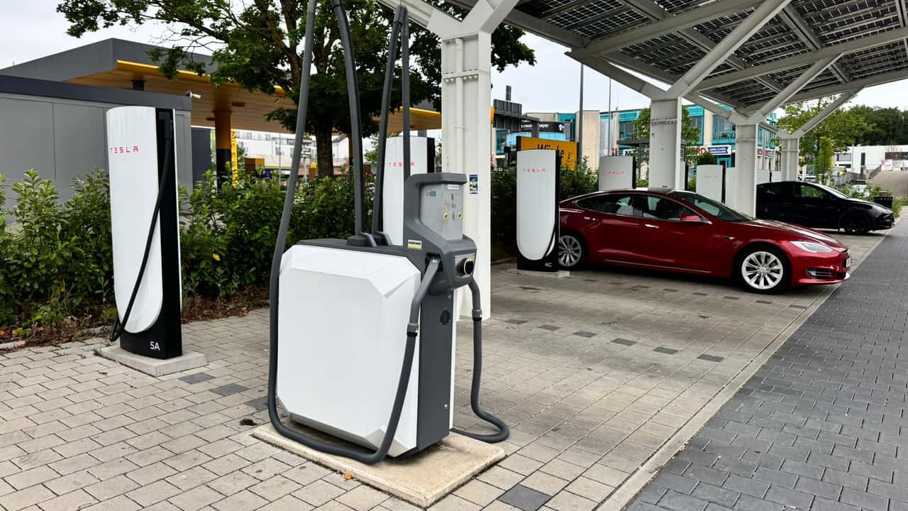 Aspirapolvere Tesla Supercharger