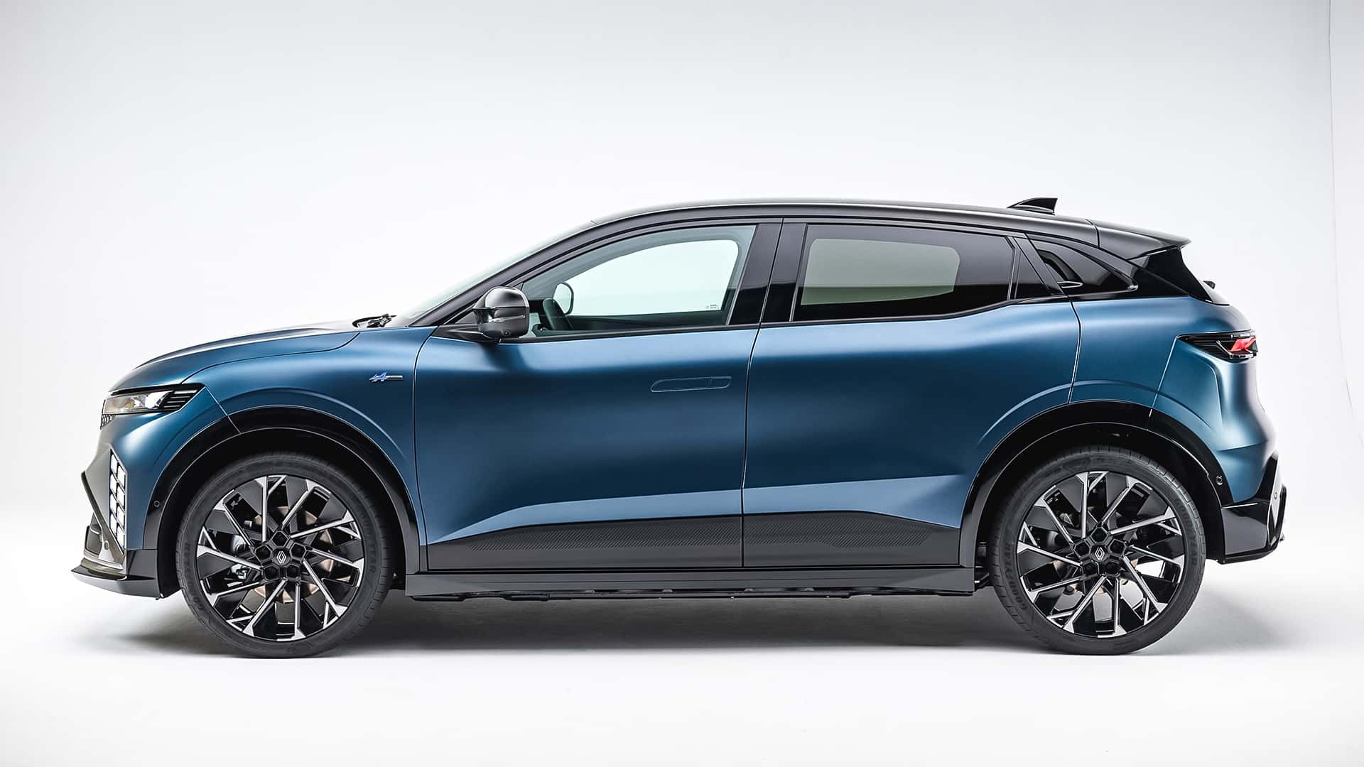 https://cdn.motor1.com/images/mgl/0egLz3/s1/renault-megane-e-tech-2026.jpg