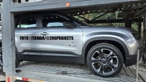 Flagra: Jeep Avenger é visto sem camuflagem em cegonha 