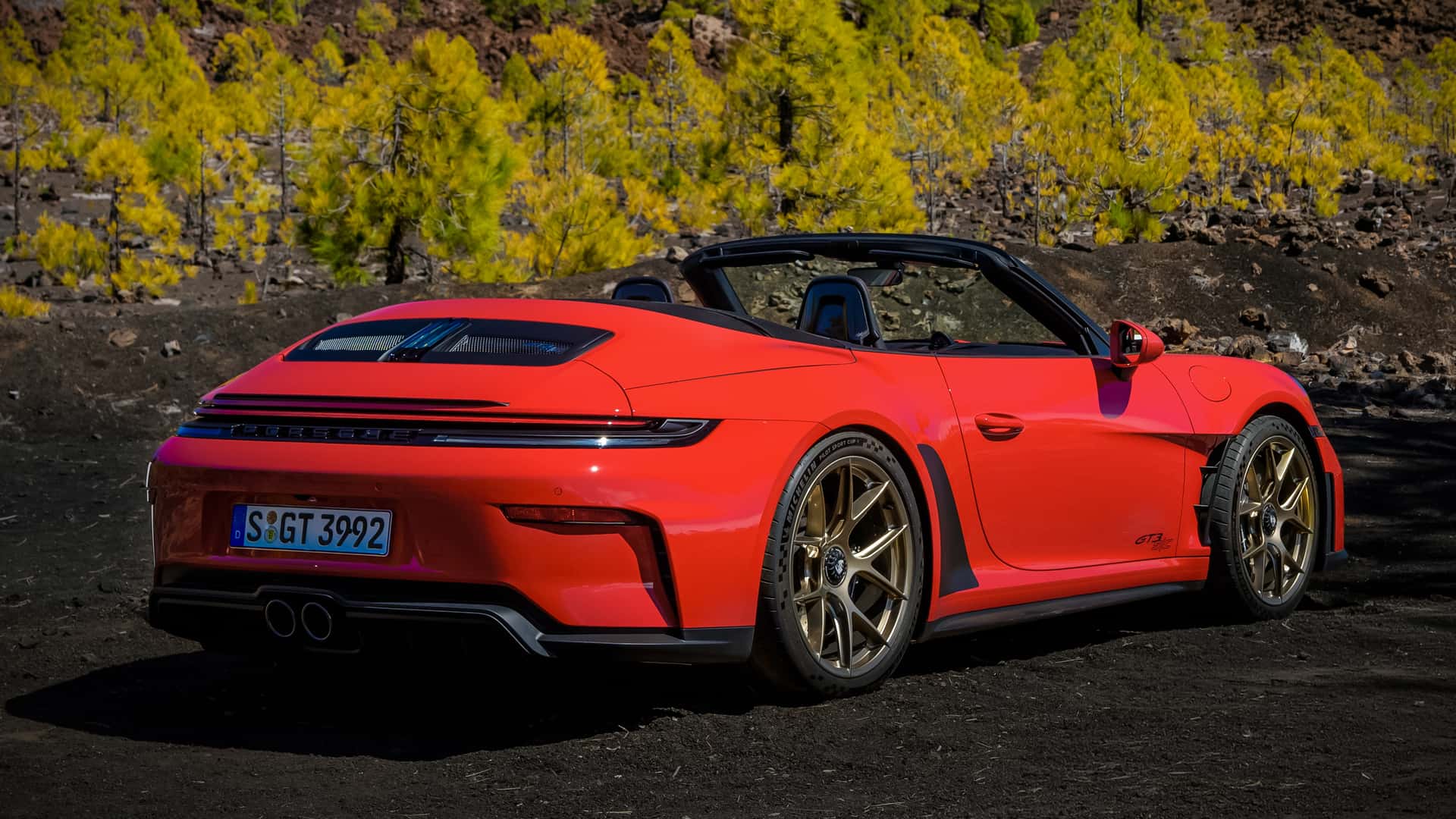 https://cdn.motor1.com/images/mgl/0egg4p/s1/porsche-911-gt3-s-c-2026.jpg