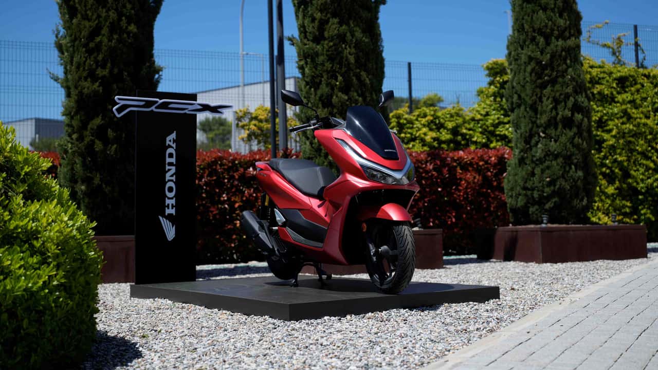 Honda'nın Türkiye'de ürettiği ilk motor PCX125 satışa sunuld