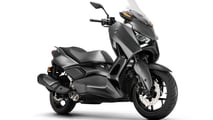 Yamaha lança a nova XMax 300 Connected no Brasil