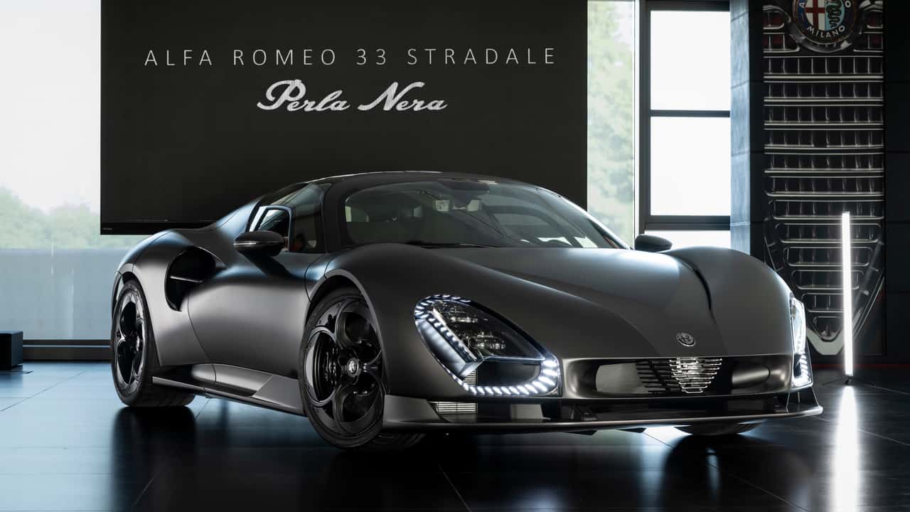 Alfa Romeo 33 Stradale Perla Nera (2026)