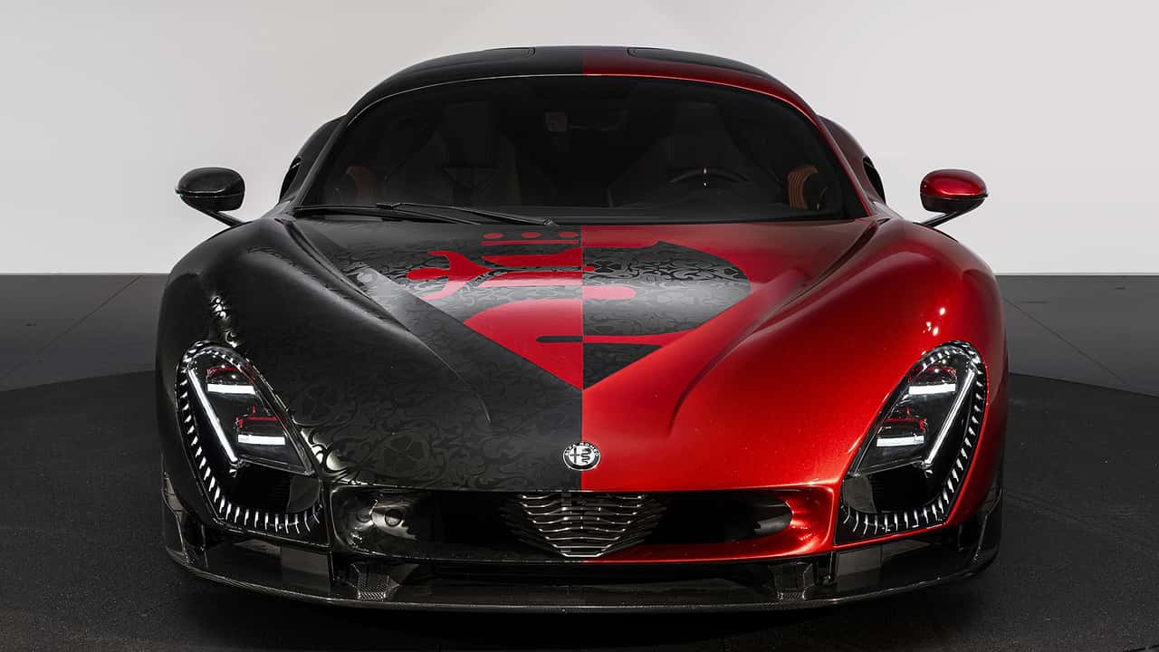 Quest'Alfa Romeo 33 Stradale "damascata" è una dedica a Parigi