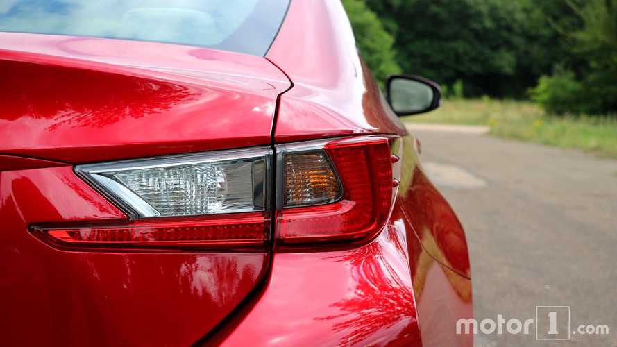 Lexus RC 300h (2017)
