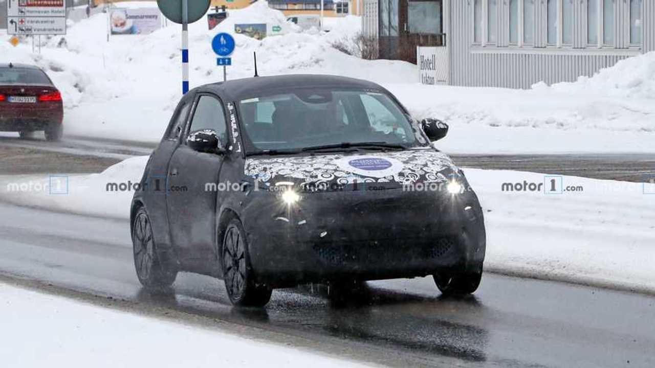 Fiat 500e Hatchback spia foto