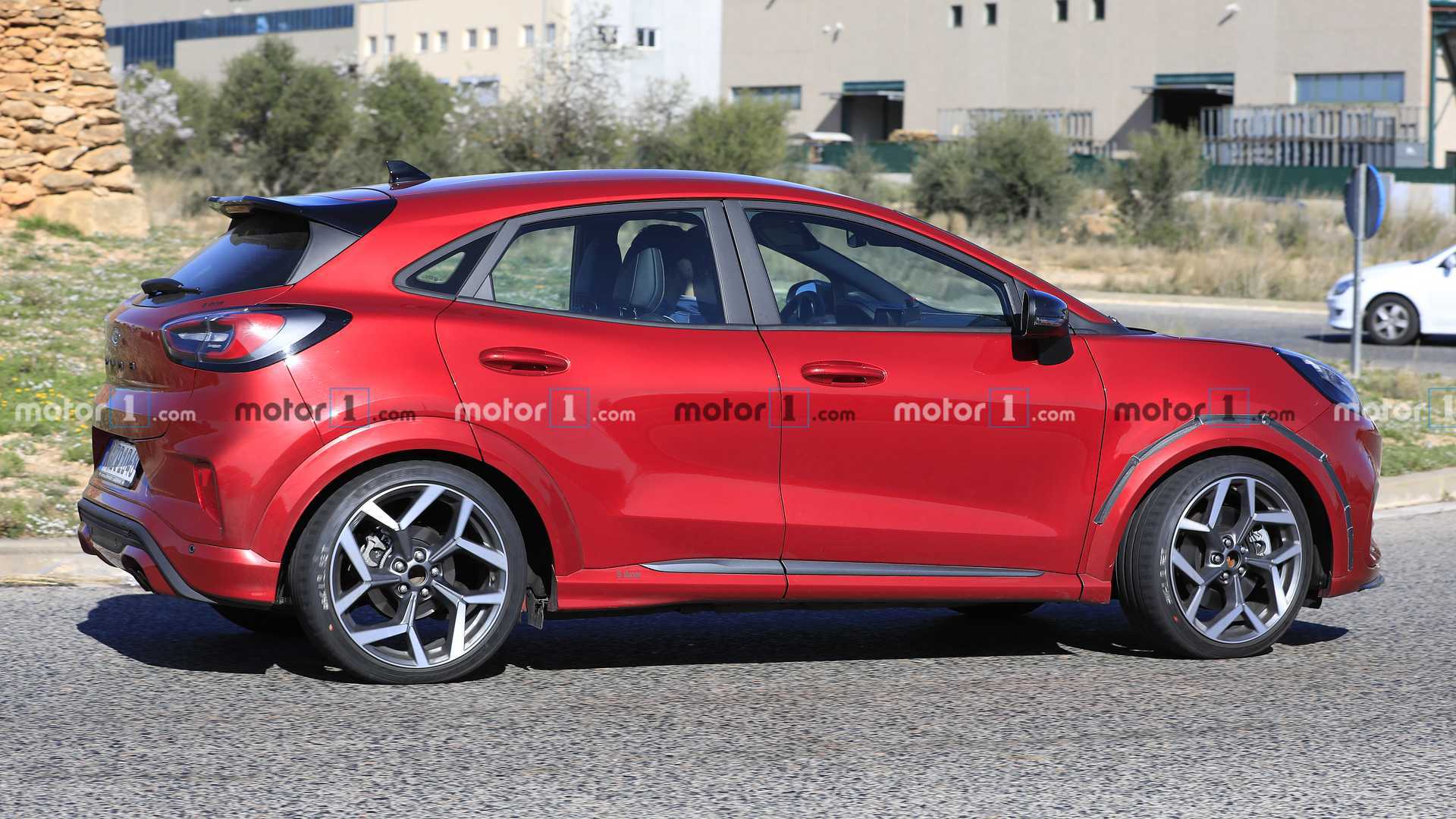 ford-puma-st-no-camouflage-spy-shots.jpg