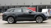 Bentley Bentayga nuova foto spia