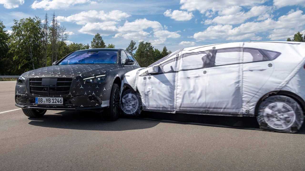 Nuova Mercedes Classe S: E-ACTIVE BODY CONTROL