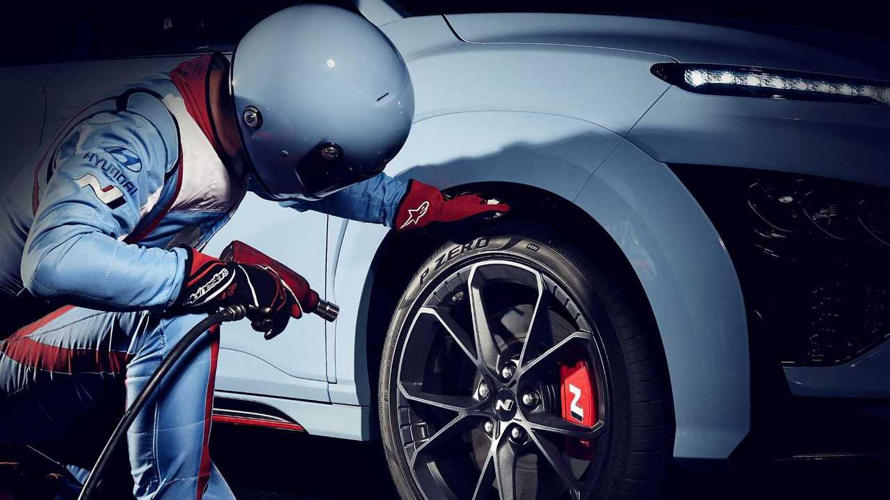 Hyundai Kona N teaser görseli.