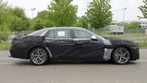 Next-gen Genesis G90 new spy photo (side view)