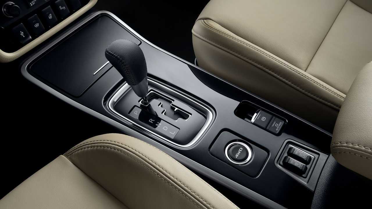 Mitsubishi Outlander Ultimate Beige