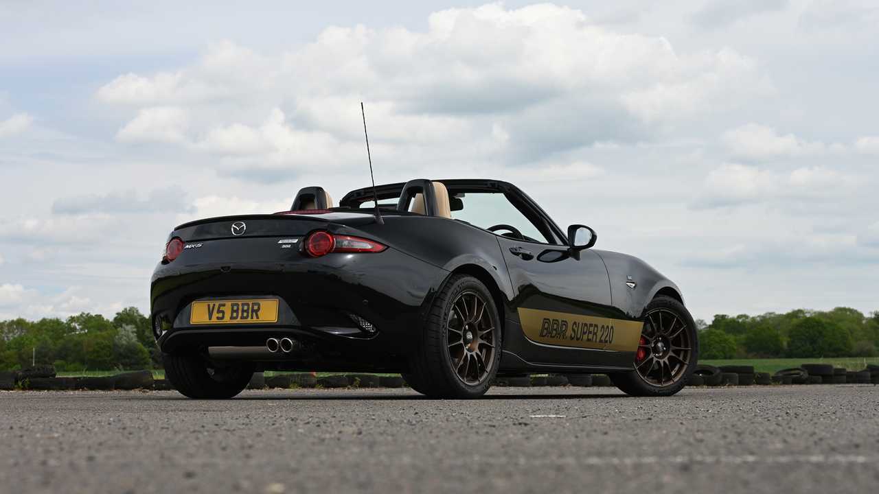 Mazda MX-5 Super 200 and Super 220