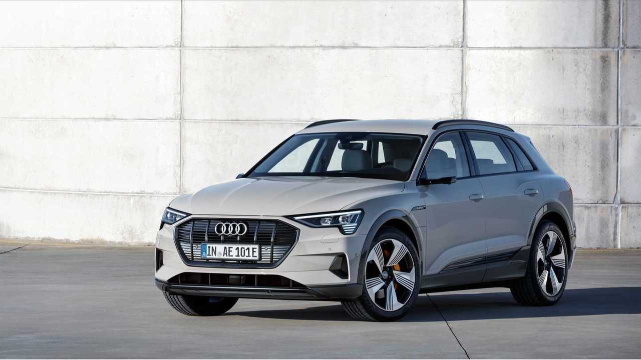 Audi e-tron (wallpaper 2,560x – click to enlarge)