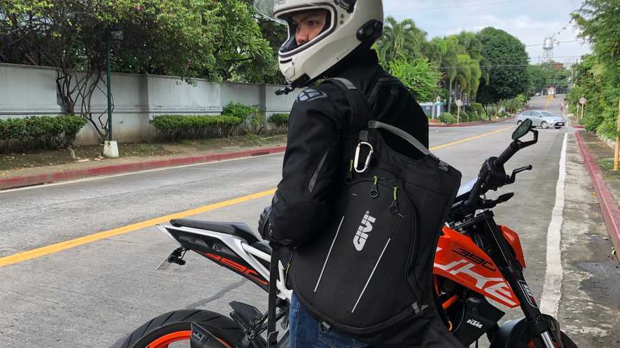Gear Review: GIVI EA104B Easy Range Backpack