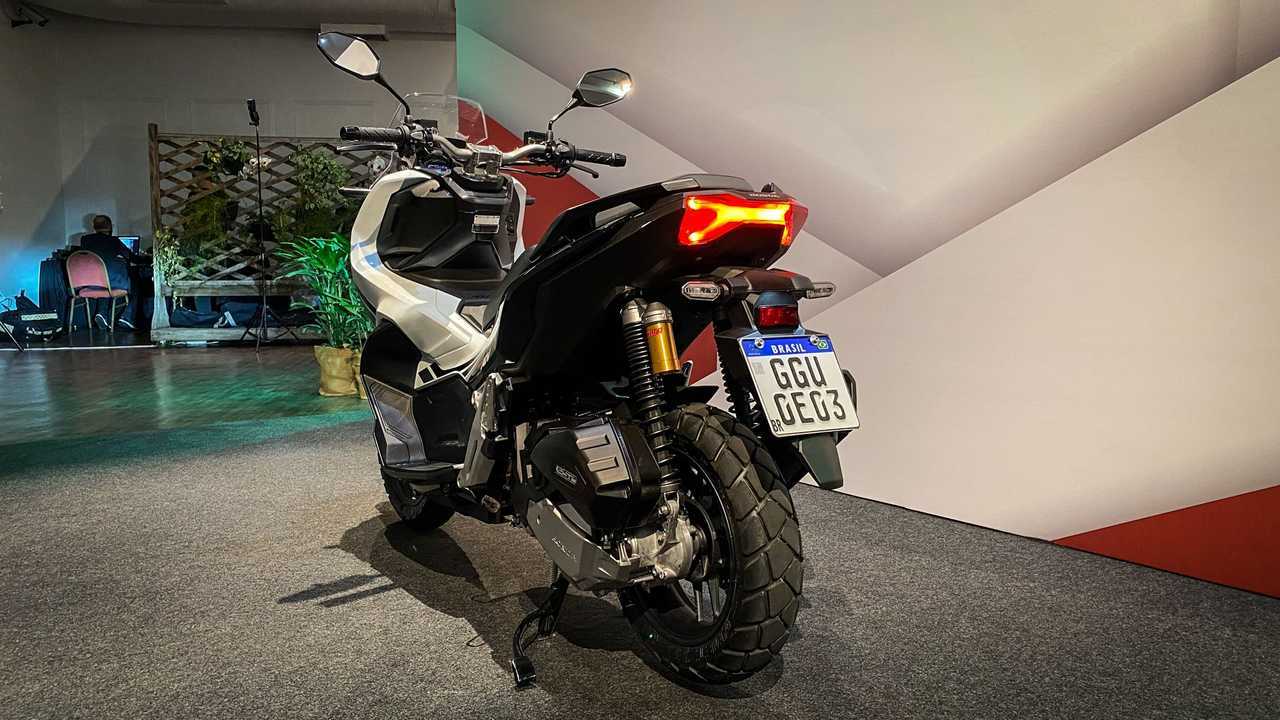 Honda ADV 150 (lançamento Brasil)