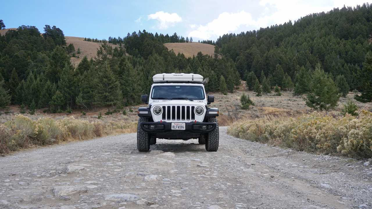 2020 Jeep Wrangler Rubicon Overlanding nose on