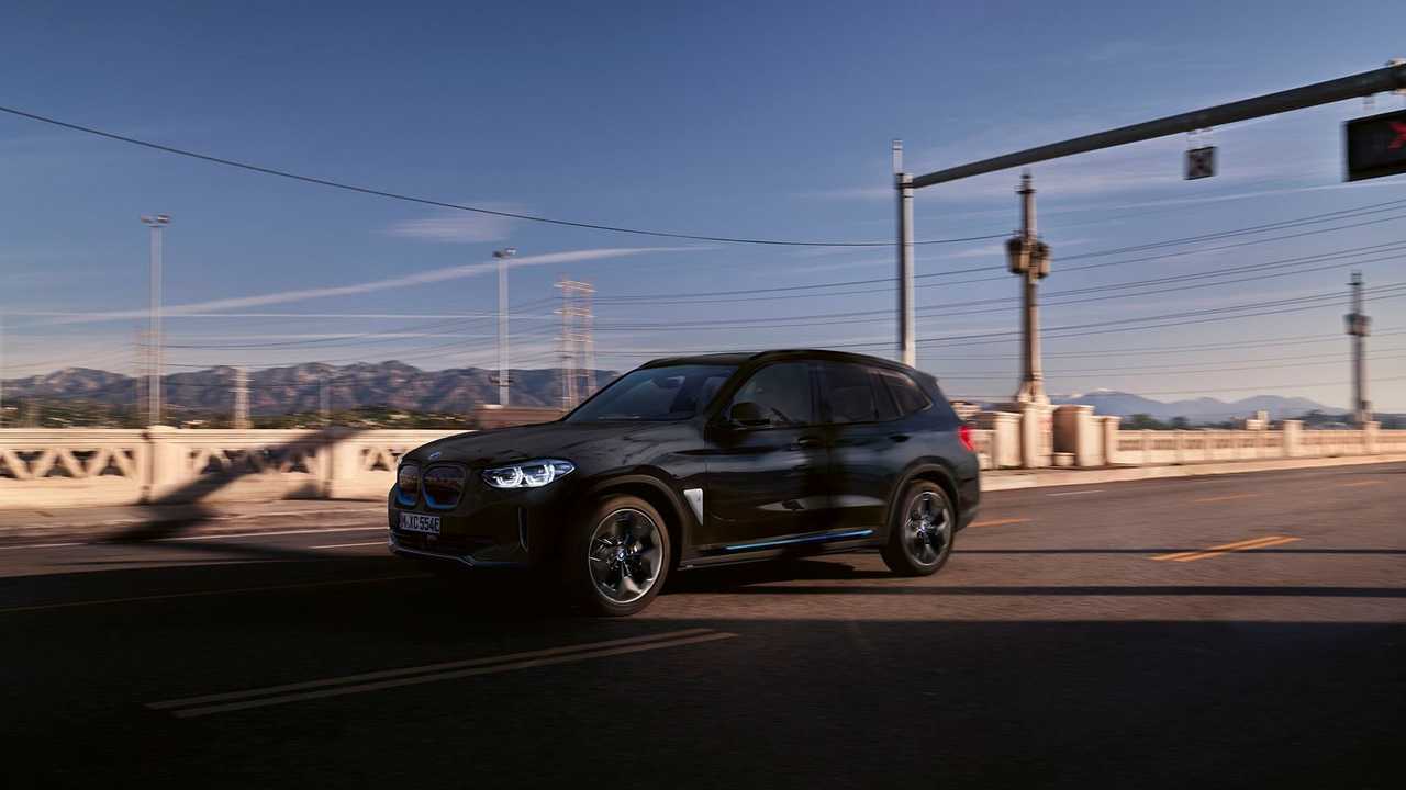 BMW iX3 Premier Edition