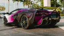 Lamborghini Sian in bianco, viola e nero