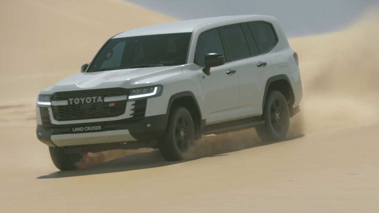 Nuova Toyota Land Cruiser 300