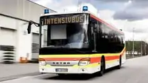 Setra Low Entry wird zum Krankenwagen mit vier Intensivbetten