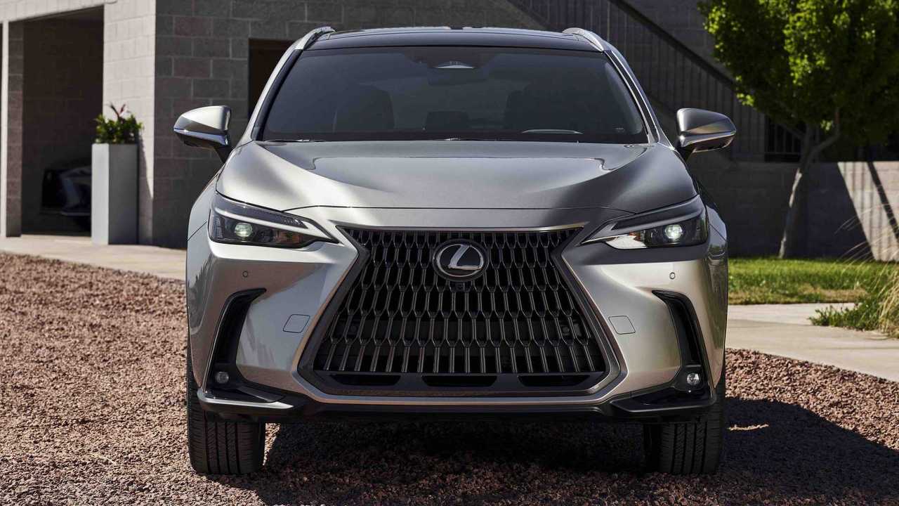 Lexus NX (2022)
