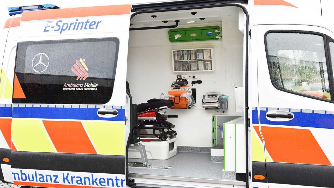 Der erste vollelektrische Krankentransportwagen (eKTW) auf Basis des Mercedes eSprinter