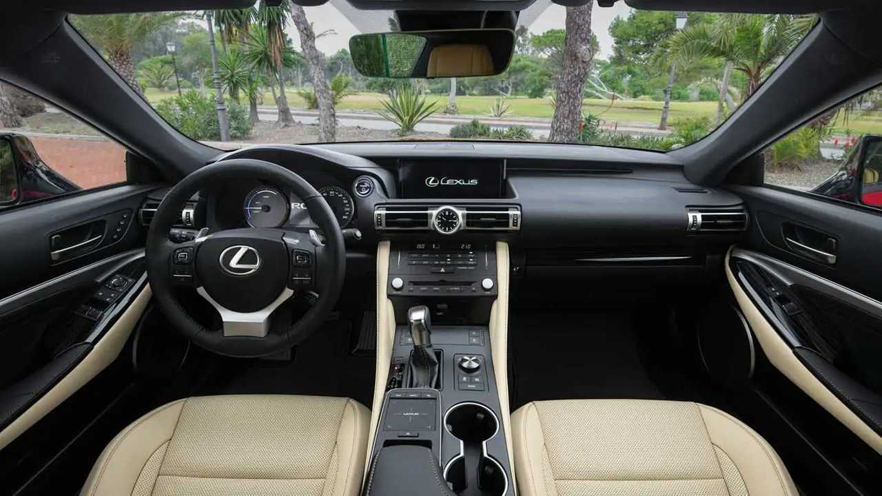 Lexus RC 300h, test drive