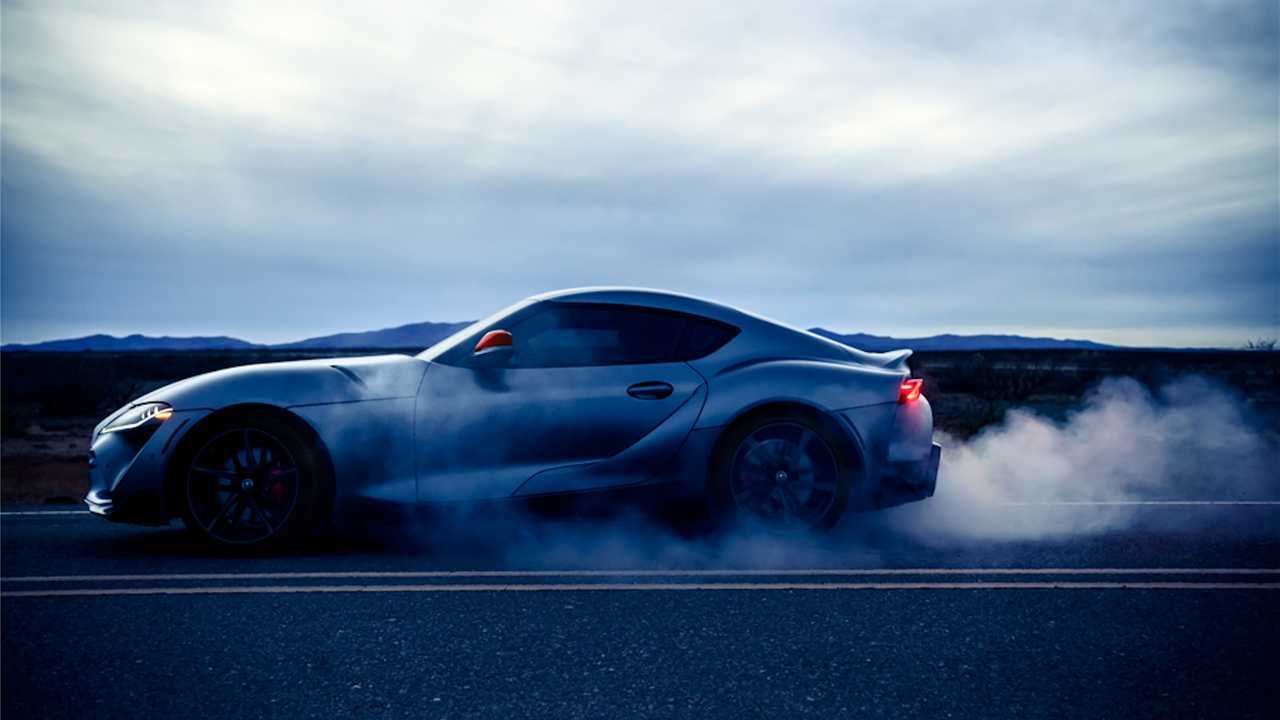 Első gyártás 2020 Toyota Supra eladott aukción