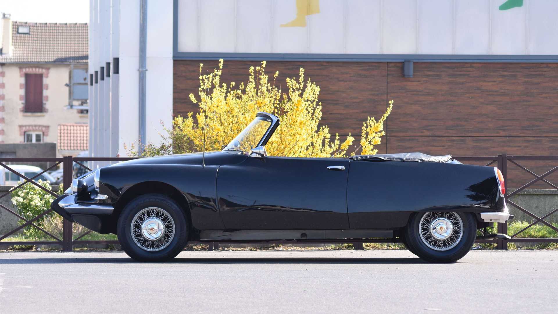 Une étonnante Citroën Ds 21 Cabriolet Raccourcie Aux Enchères