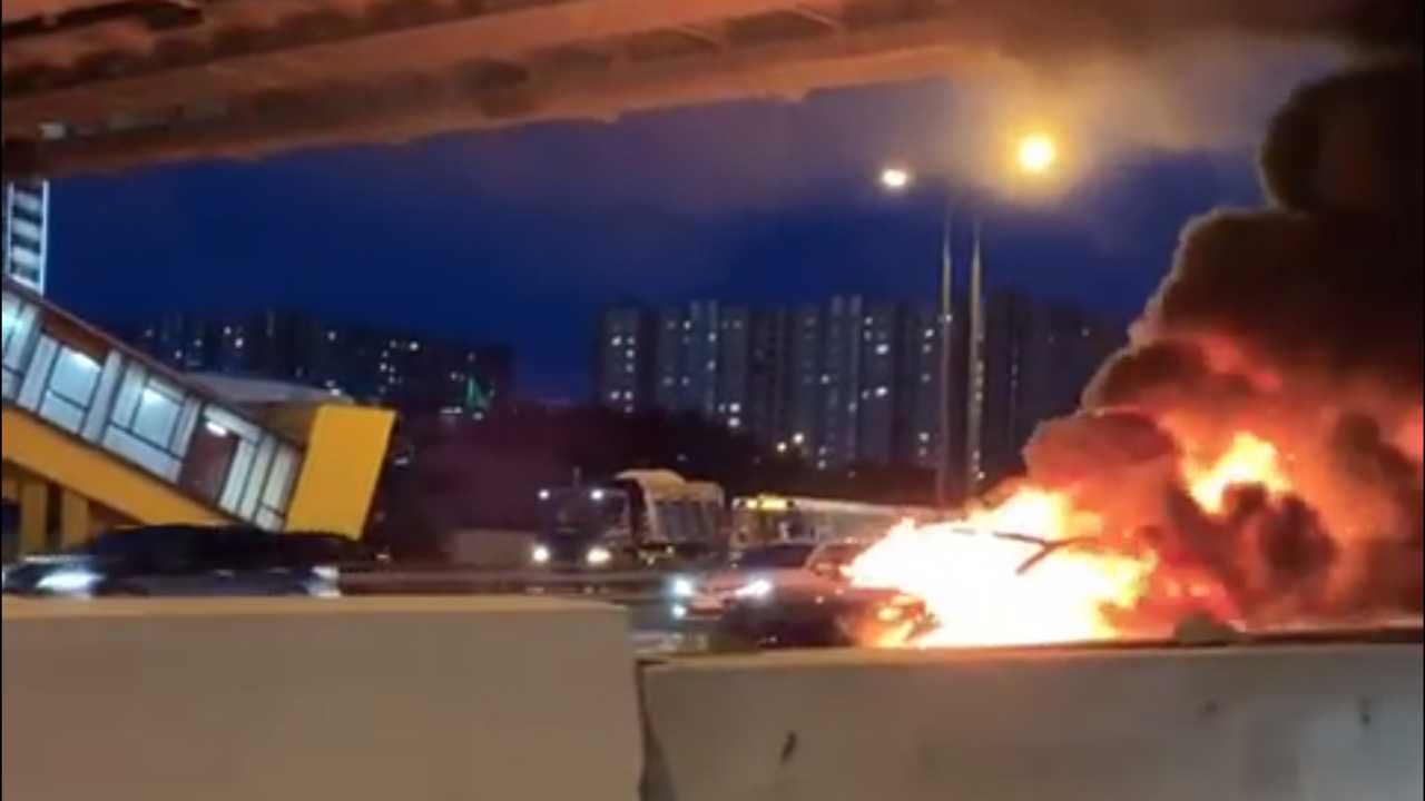 Взрыв Tesla на МКАД