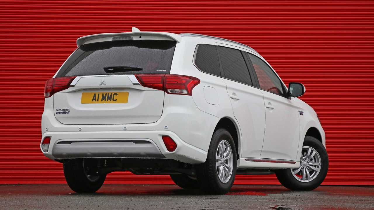 Mitsubishi Outlander PHEV Reflex Commercial